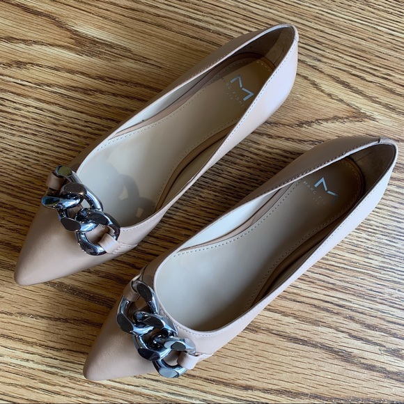 Marc Fisher NWT Seluna LEATHER Flats Size 6.5 Nude Tan Cushioned Insole - Picture 2 of 7
